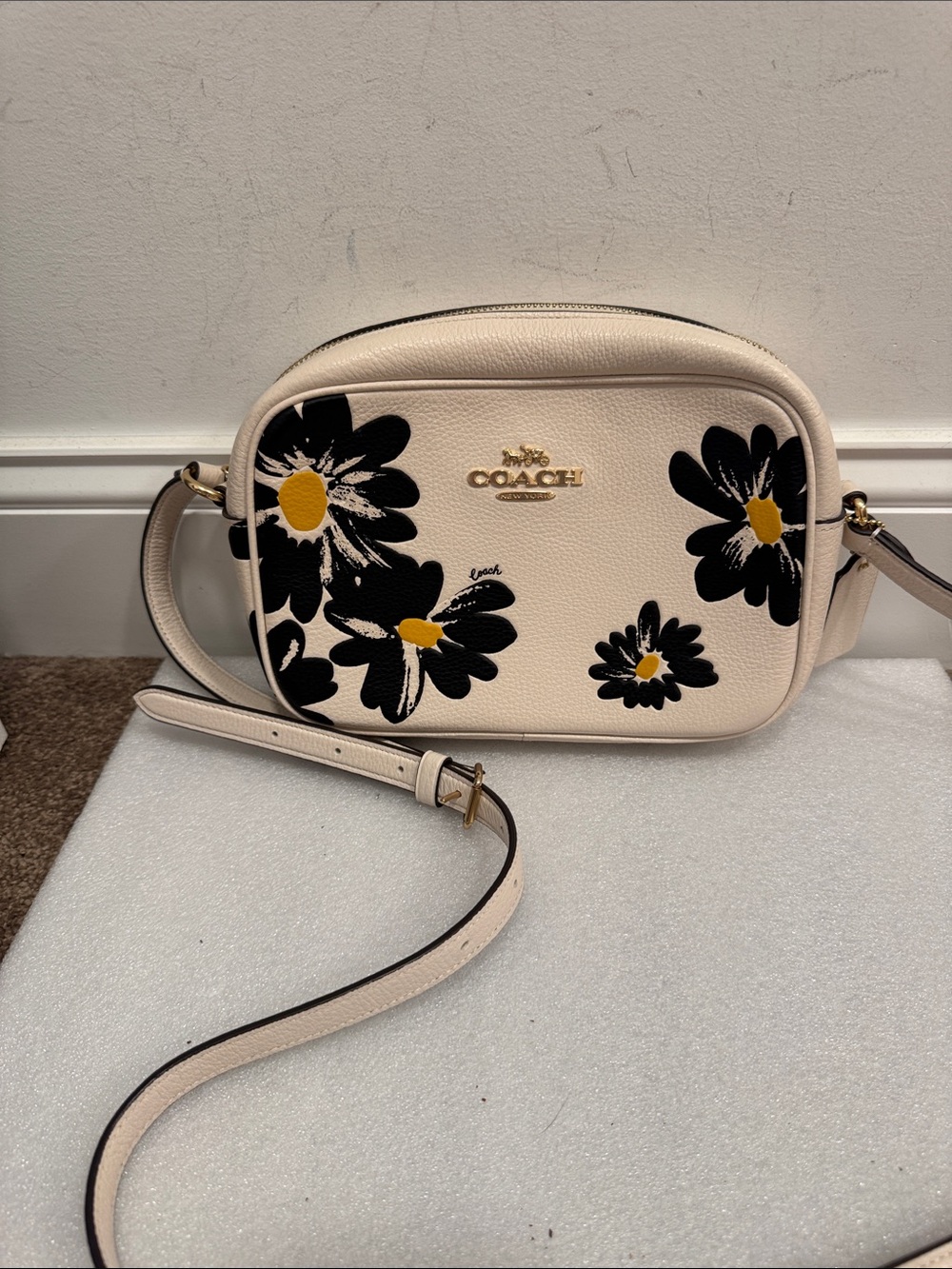 Coach Jamie floral daisy print camera crossbody bag purse with hangtag
